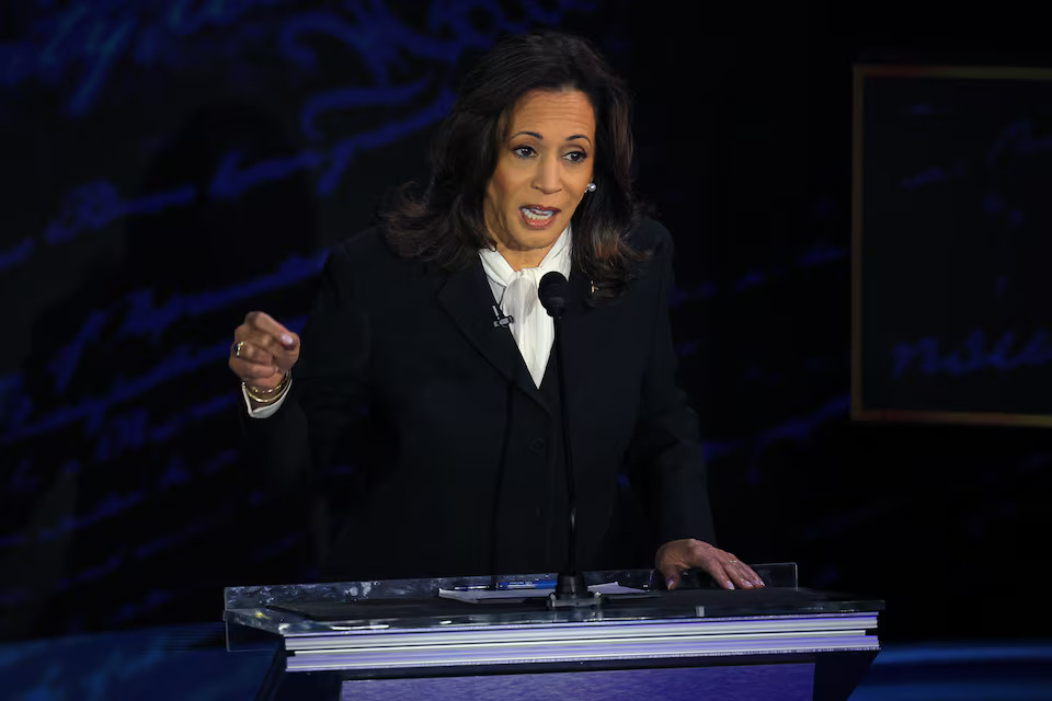 [3/8]Democratic presidential nominee, U.S. Vice President Kamala Harris speaks during a presidential debate hosted by ABC with Republican presidential nominee, former U.S. President Donald Trump, in Philadelphia, Pennsylvania, U.S., September 10, 2024. Photo: Reuters