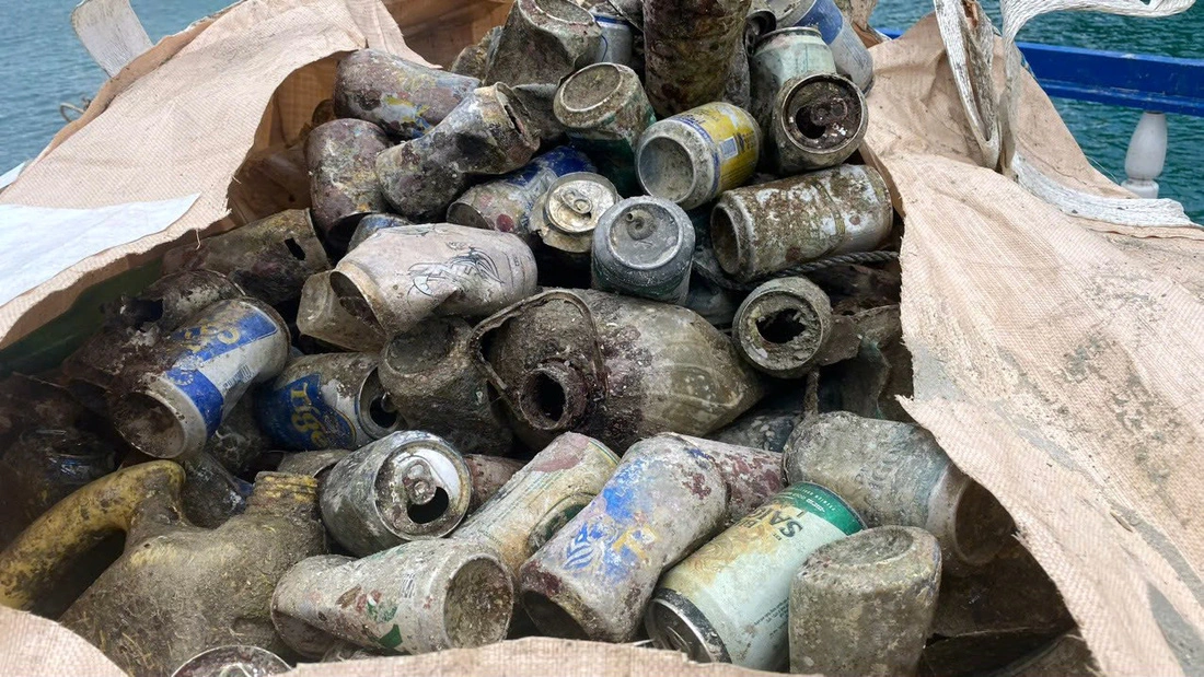 Empty beer cans collected from the seabed off Con Dao Island, Ba Ria - Vung Tau Province. Photo: Supplied