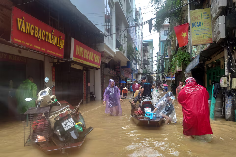 Death toll in Vietnam from typhoon impacts rises to 226, as pressure eases in Hanoi