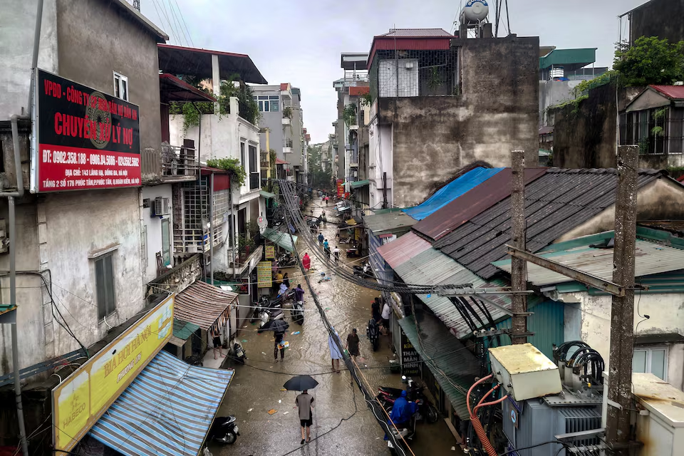 A generic view of a flooded street following the impact of Typhoon Yagi in Hanoi, Vietnam, September 11, 2024. Photo: Reuters