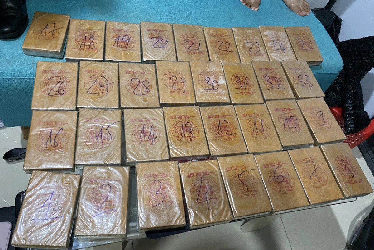 Narcotics seized by police in Ho Chi Minh City from a transnational drug trafficking ring involved in transporting drugs from Cambodia to Vietnam. Photo: Ho Chi Minh City police department