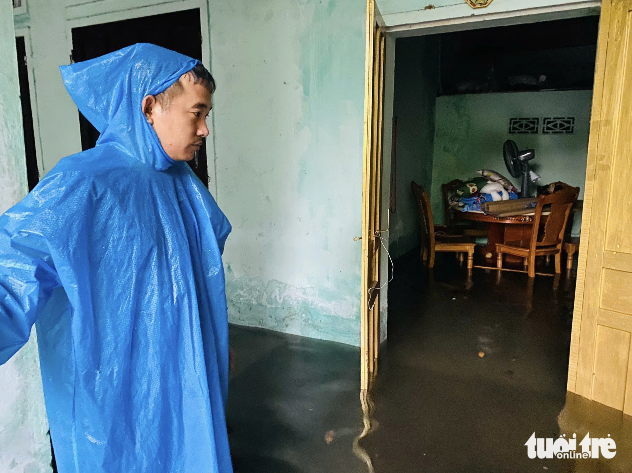 A house in An Hai Tay Ward, Son Tra District, Da Nang City inundated after heavy rain. Photo: Doan Nhan / Tuoi Tre