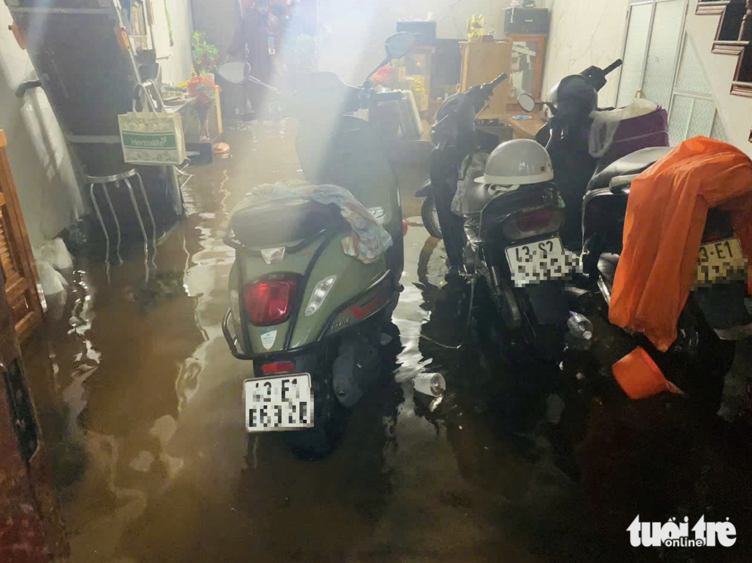 A house flooded after heavy rain in Da Nang City on September 18, 2024. Photo: Doan Nhan / Tuoi Tre