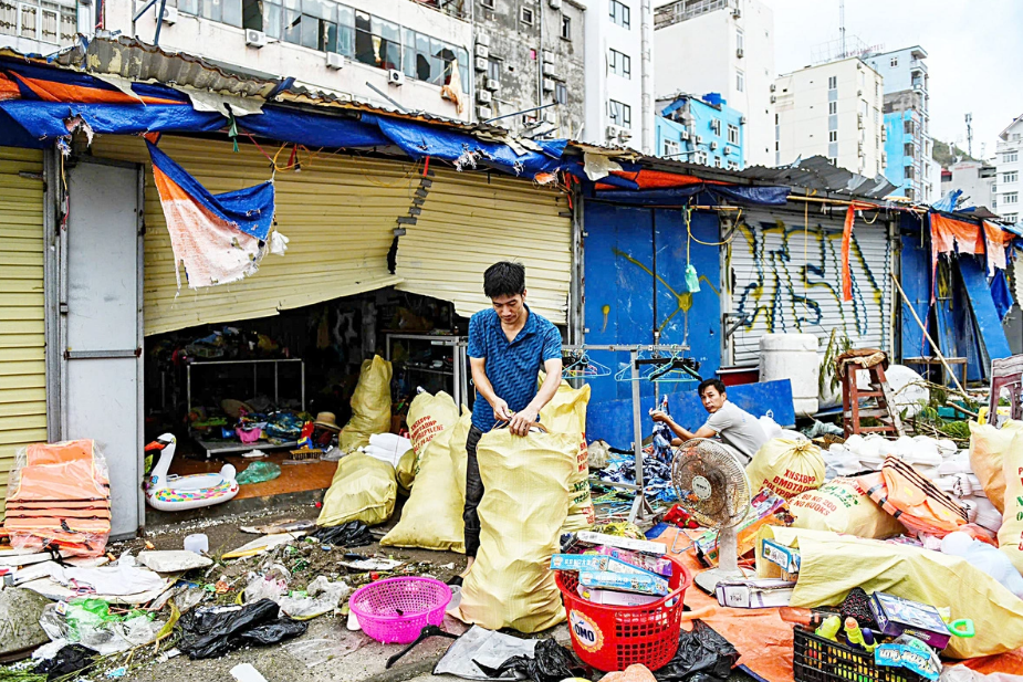 Vietnam beefs up goods transport to northern region to stabilize prices