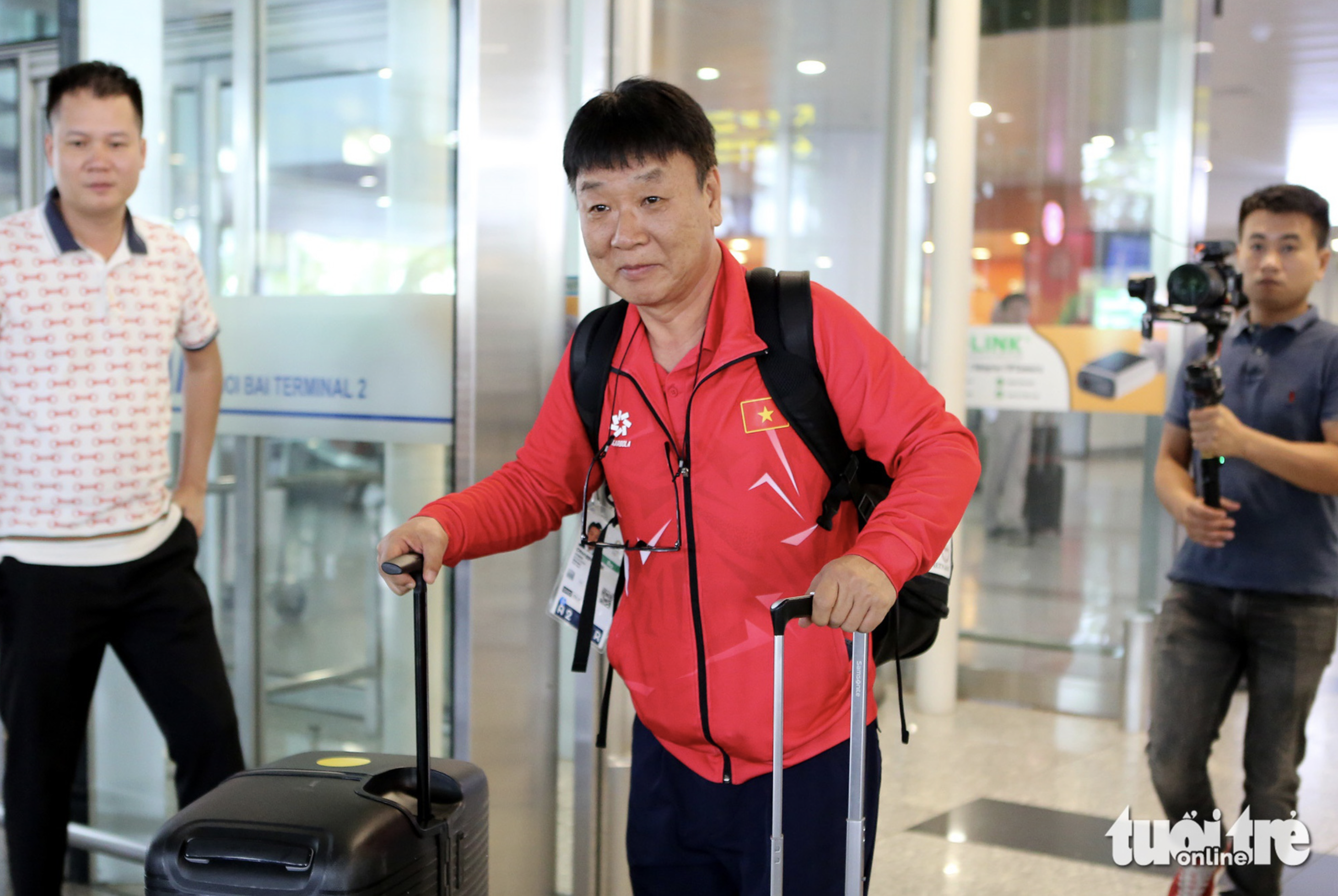 Shooting team coach Park Chung Gun says goodbye to Vietnam as he feels deeply hurt