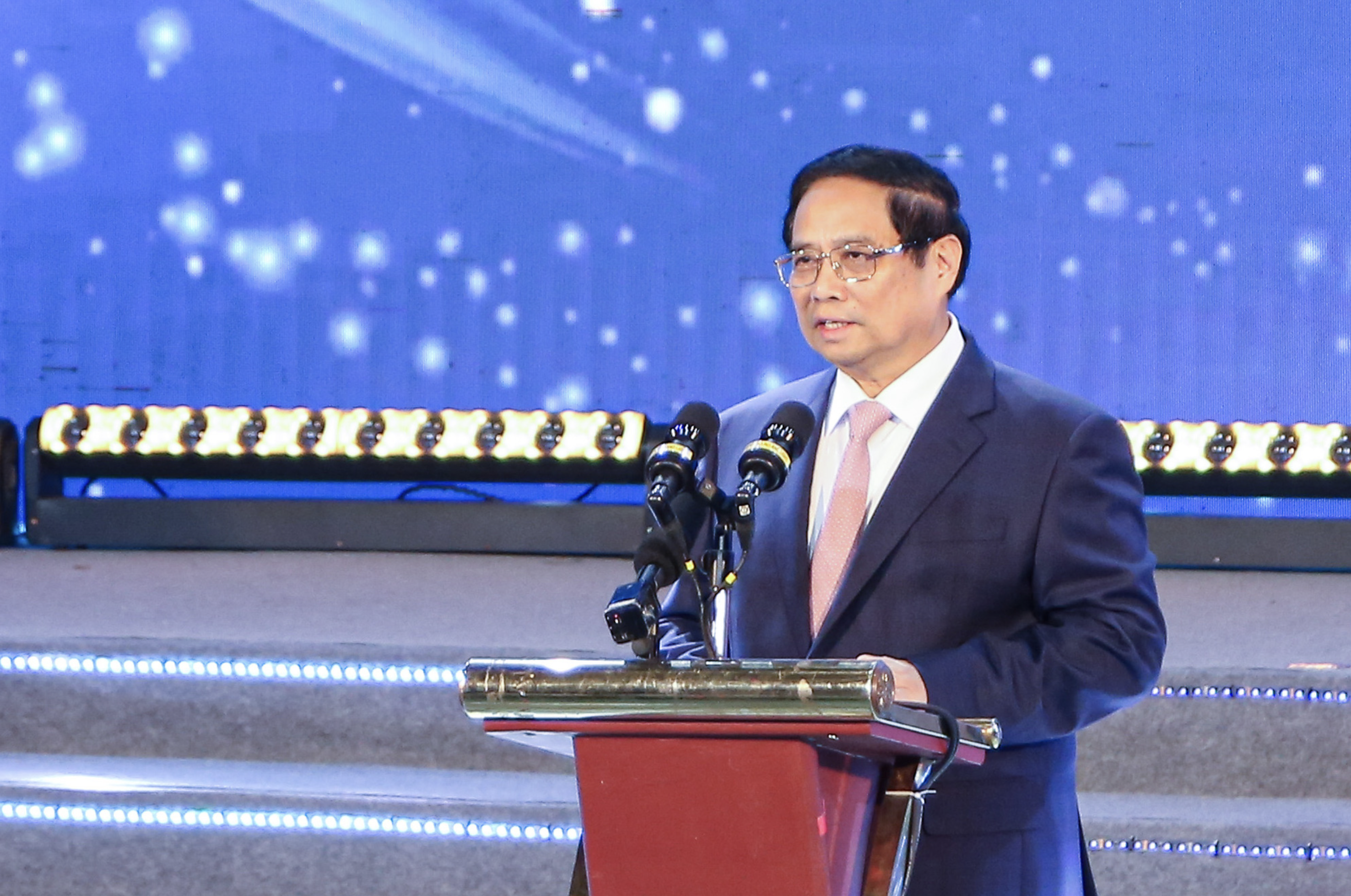 Prime Minister Pham Minh Chinh speaks at a conference to announce development planning during the 2021-30 period and investment promotion activities in the province in 2024 on September 22, 2024. Photo: Ha Quan / Tuoi Tre