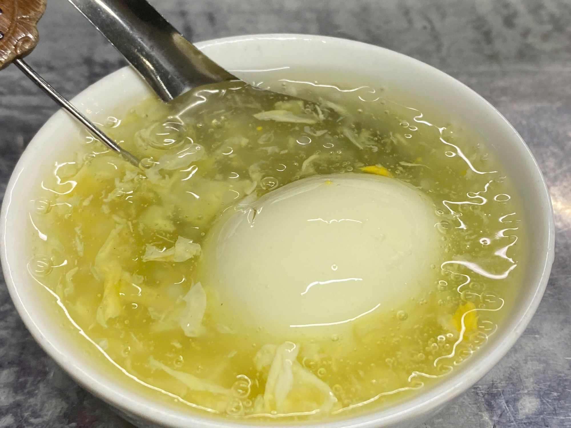 A serving of sweet soup at Lam Vinh Mau shop on Nguyen Thai Binh Street in District 1, Ho Chi Minh City. Photo: Dang Khuong / Tuoi Tre