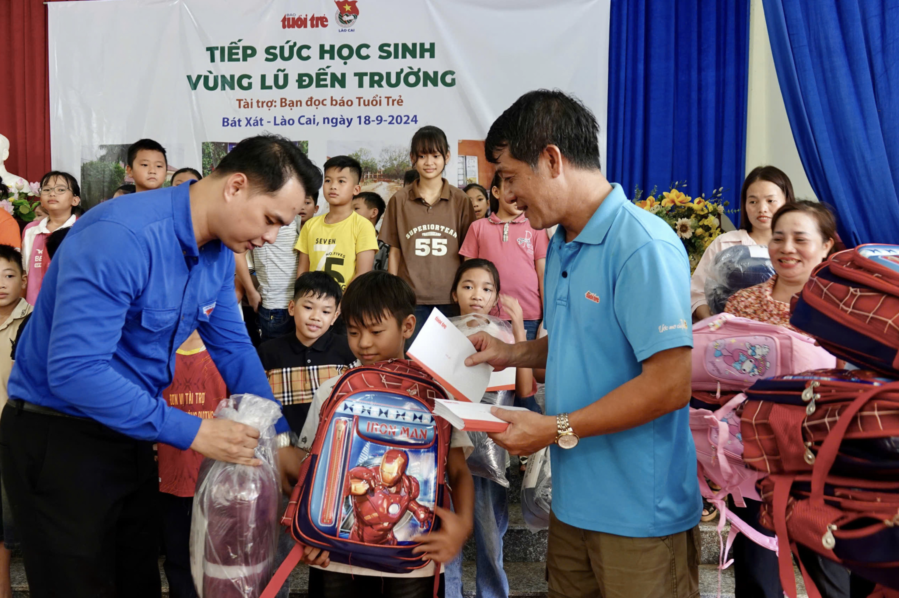 Gifts donated by Tuoi Tre readers delivered to students in Lao Cai Province, northern Vietnam. Photo: Ngoc Quang / Tuoi Tre