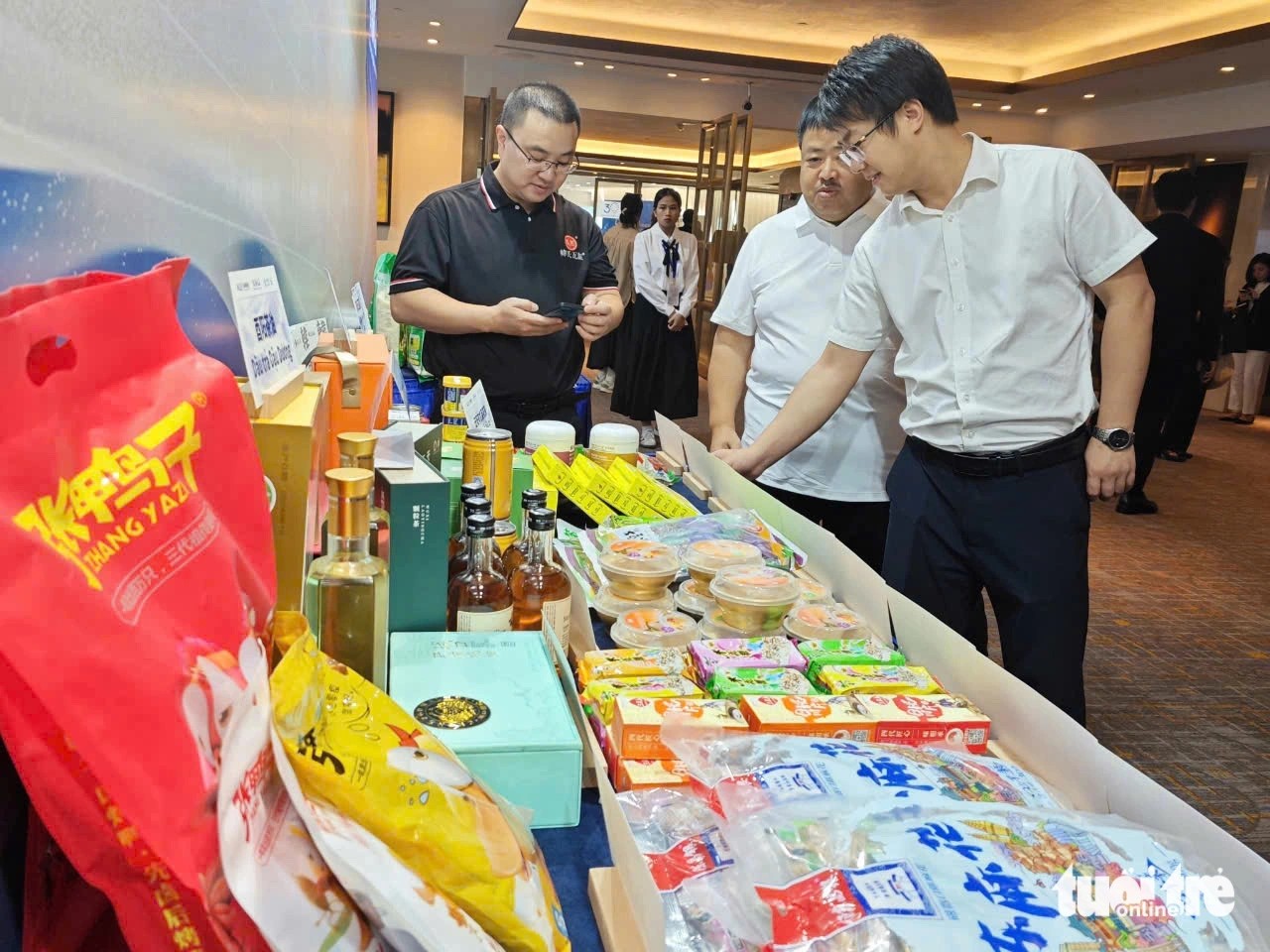 Goods produced by Chongqing-based businesses were on display at the conference. Photo: Cong Trung / Tuoi Tre