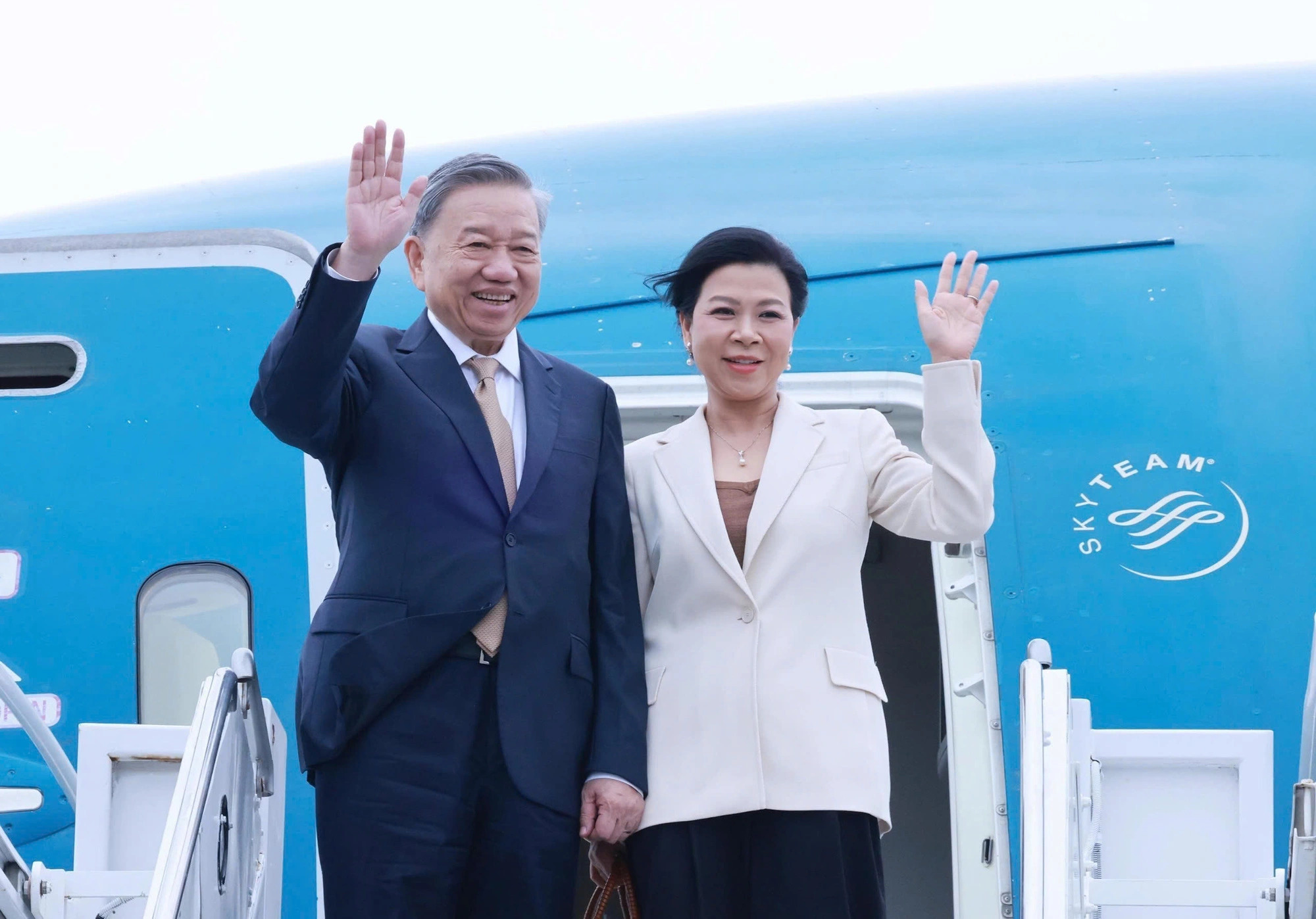 Vietnam’s Party leader, state president leaves US for state visit to Cuba