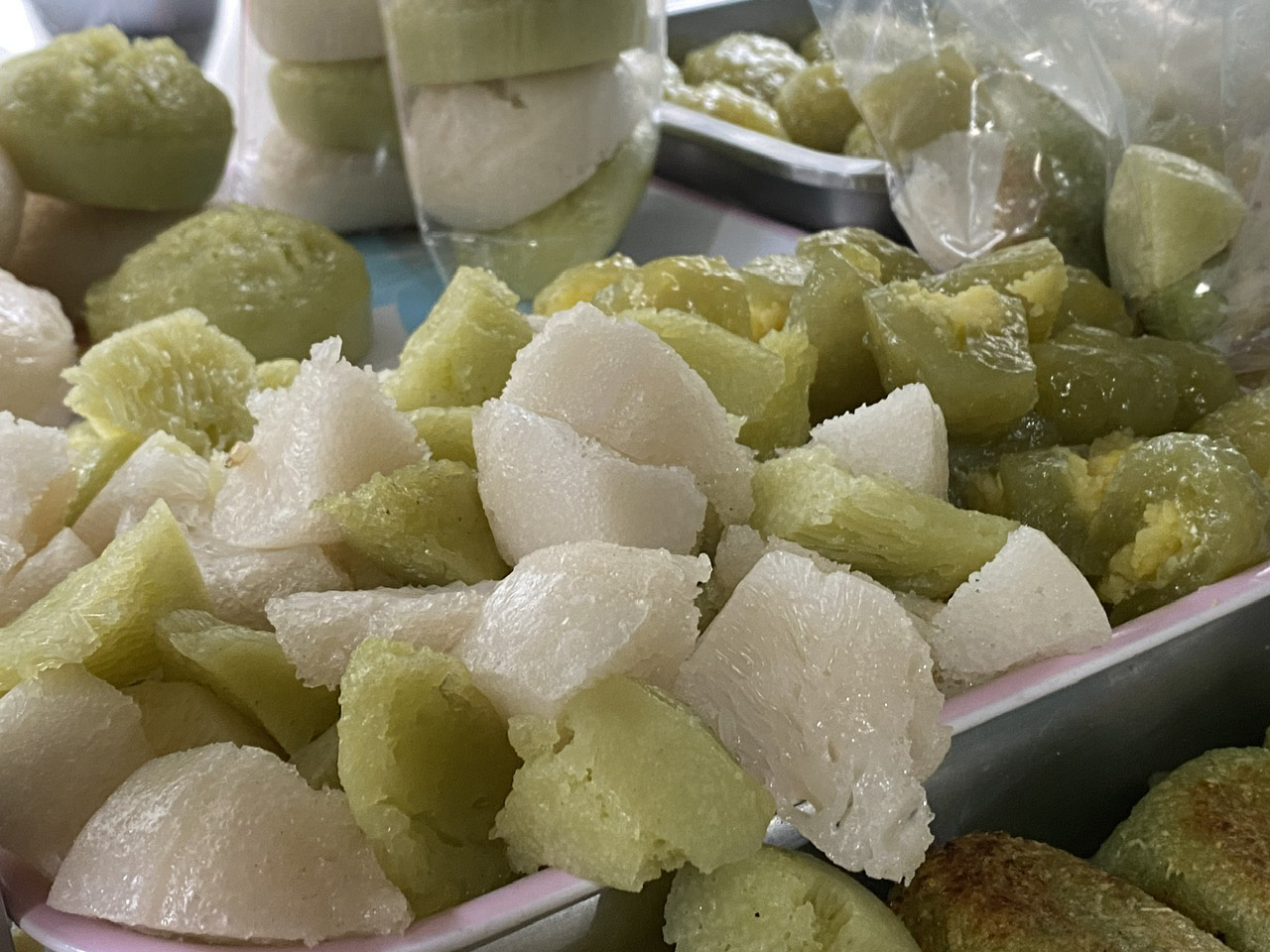 Sponge cakes at Pham Thi Phuong’s shop on Ba Huyen Thanh Quan Street in Vung Tau City, Ba Ria-Vung Tau Province, southern Vietnam. Photo: Dang Khuong / Tuoi Tre