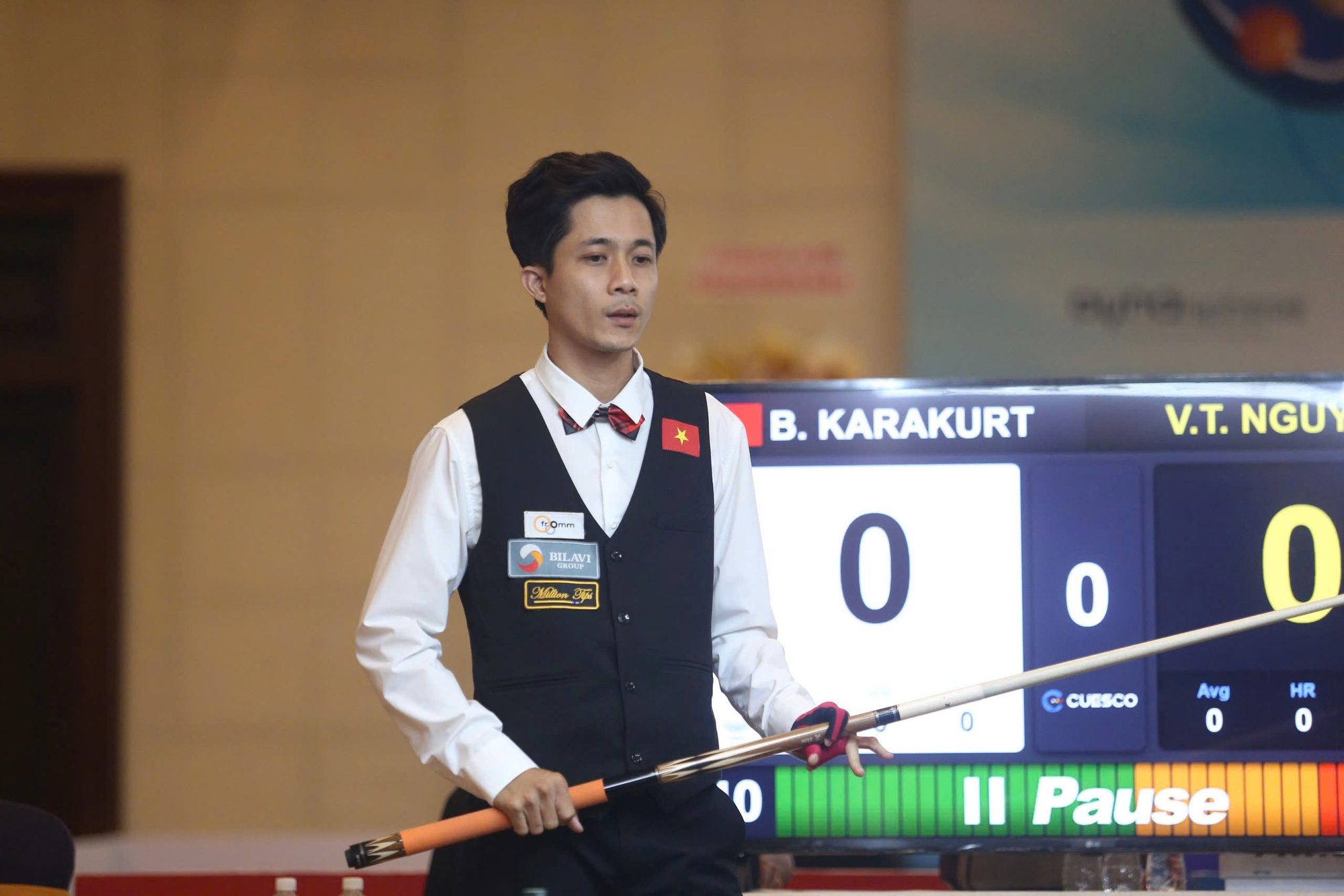 Vietnamese billiards player Nguyen Van Tai in his second match at the 76th World Championship 3-Cushion Individual held in Binh Thuan Province, south-central Vietnam, September 26, 2024. Photo: Duc Phong / Tuoi Tre