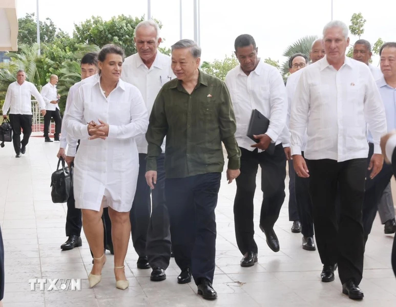 General Party Secretary and State President of Vietnam To Lam and First Secretary of the Communist Party of Cuba Central Committee and President of Cuba Miguel Diaz Canel Bermudez visit the Mariel Special Development Zone in Cuba, September 26, 2024. Photo: Vietnam News Agency