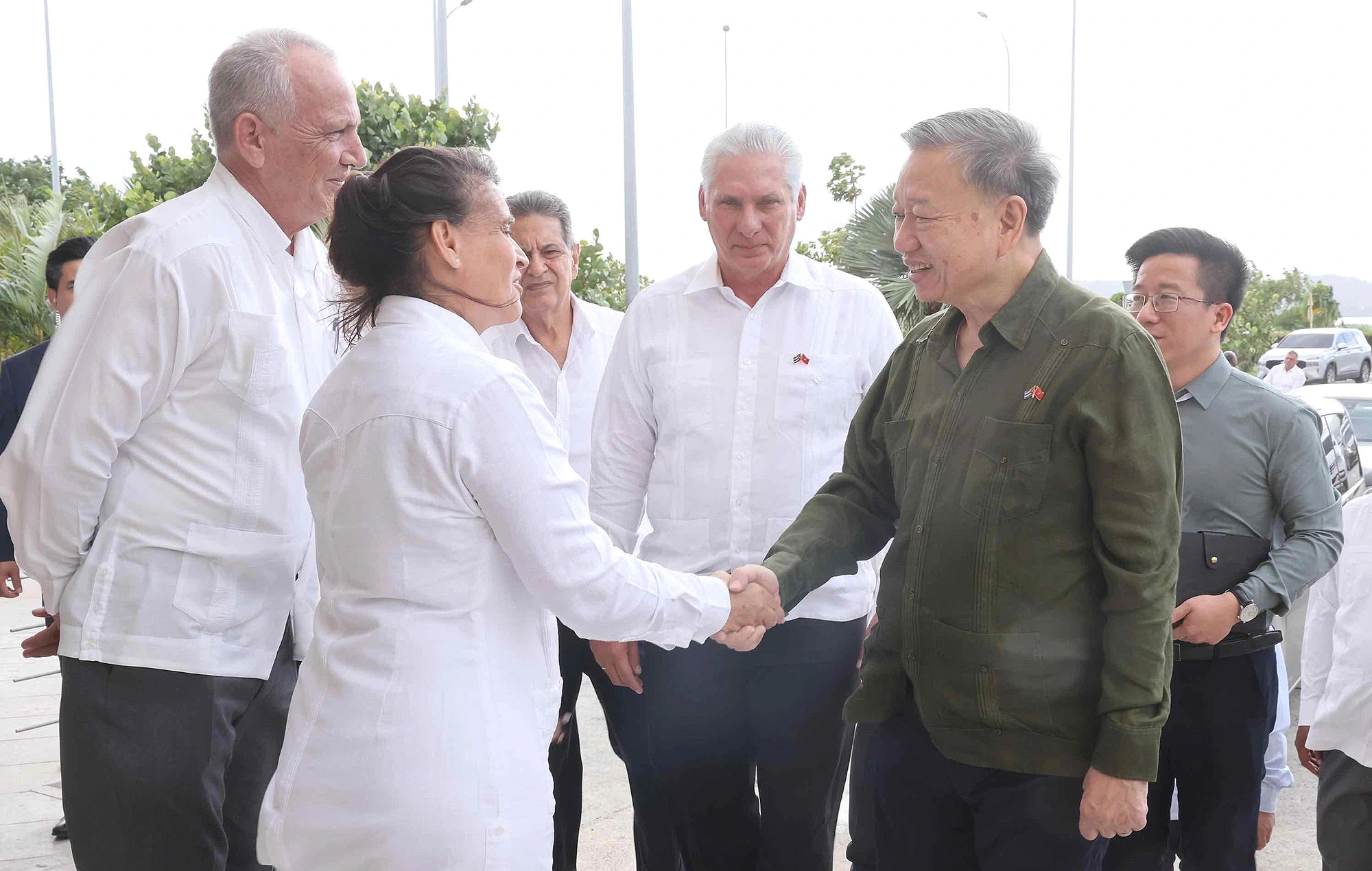 Top Vietnam leader visits Mariel Special Development Zone in Cuba