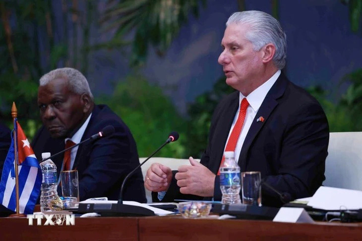 First Secretary of the Communist Party of Cuba Central Committee and President of Cuba Miguel Diaz-Canel Bermudez (R) speaks at the talks with Vietnamese Party General Secretary and State President To Lam in Havana on September 26, 2024. Photo: Vietnam News Agency