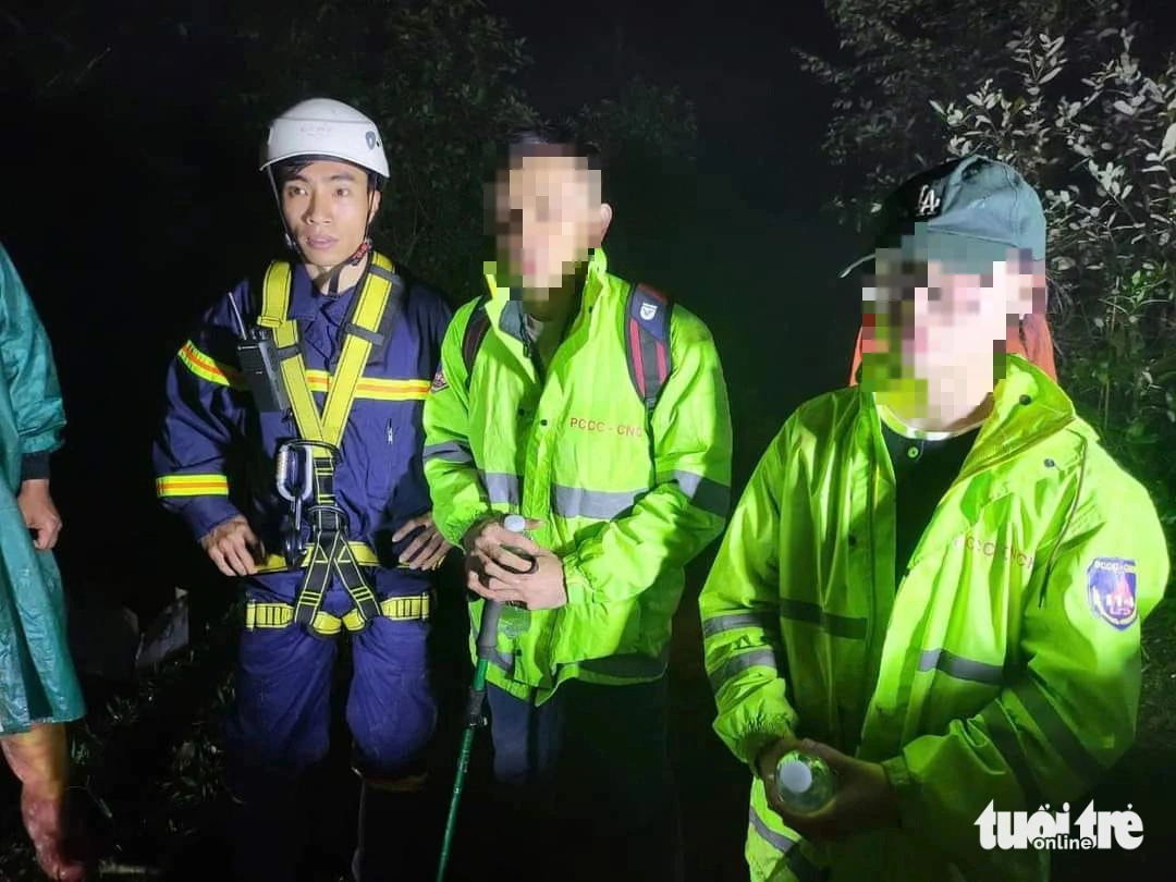 2 tourists rescued from Vietnam’s Central Highlands forest