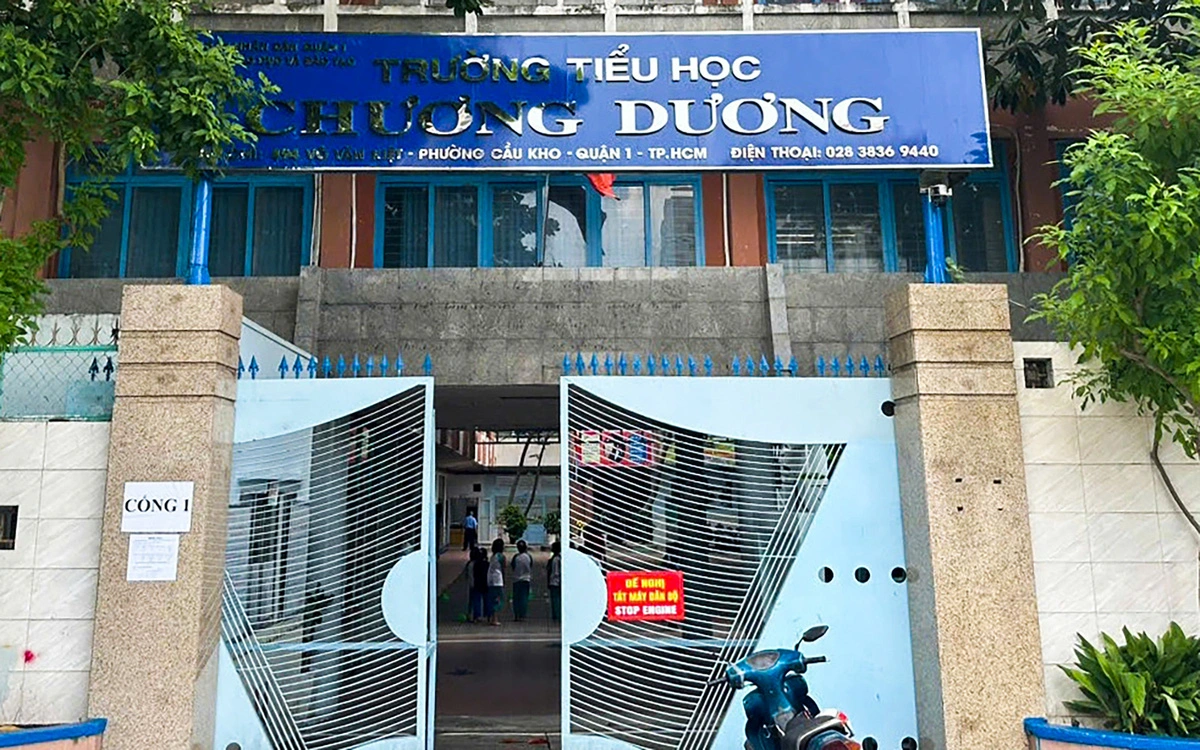 Ho Chi Minh City teacher suspended for asking parents to fund new laptop