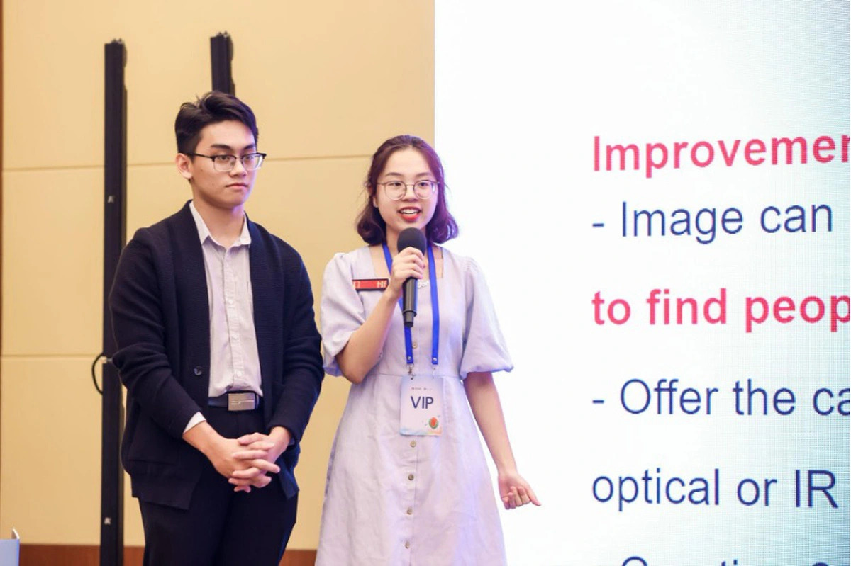 Vietnamese students win first prize at Huawei’s Tech4Good competition