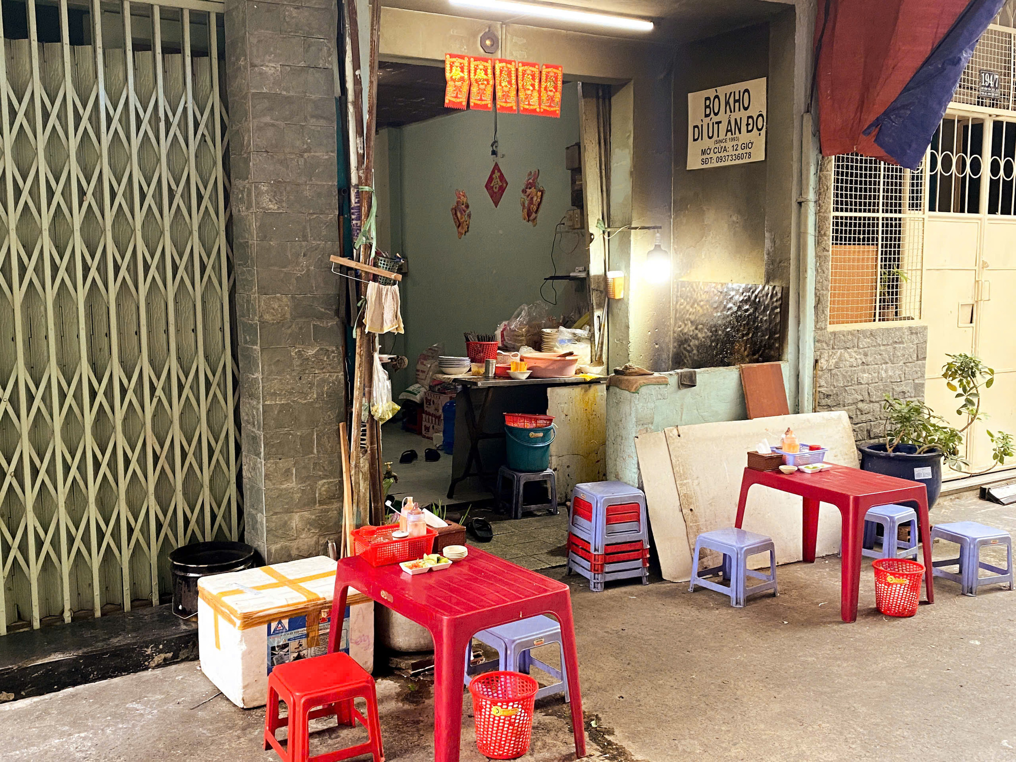 Sau Ngoc Lam Son’s Vietnamese-Indian beef stew eatery sits down Alley 194 on Vo Van Tan Street in District 3, Ho Chi Minh City. Photo: Dang Khuong / Tuoi Tre