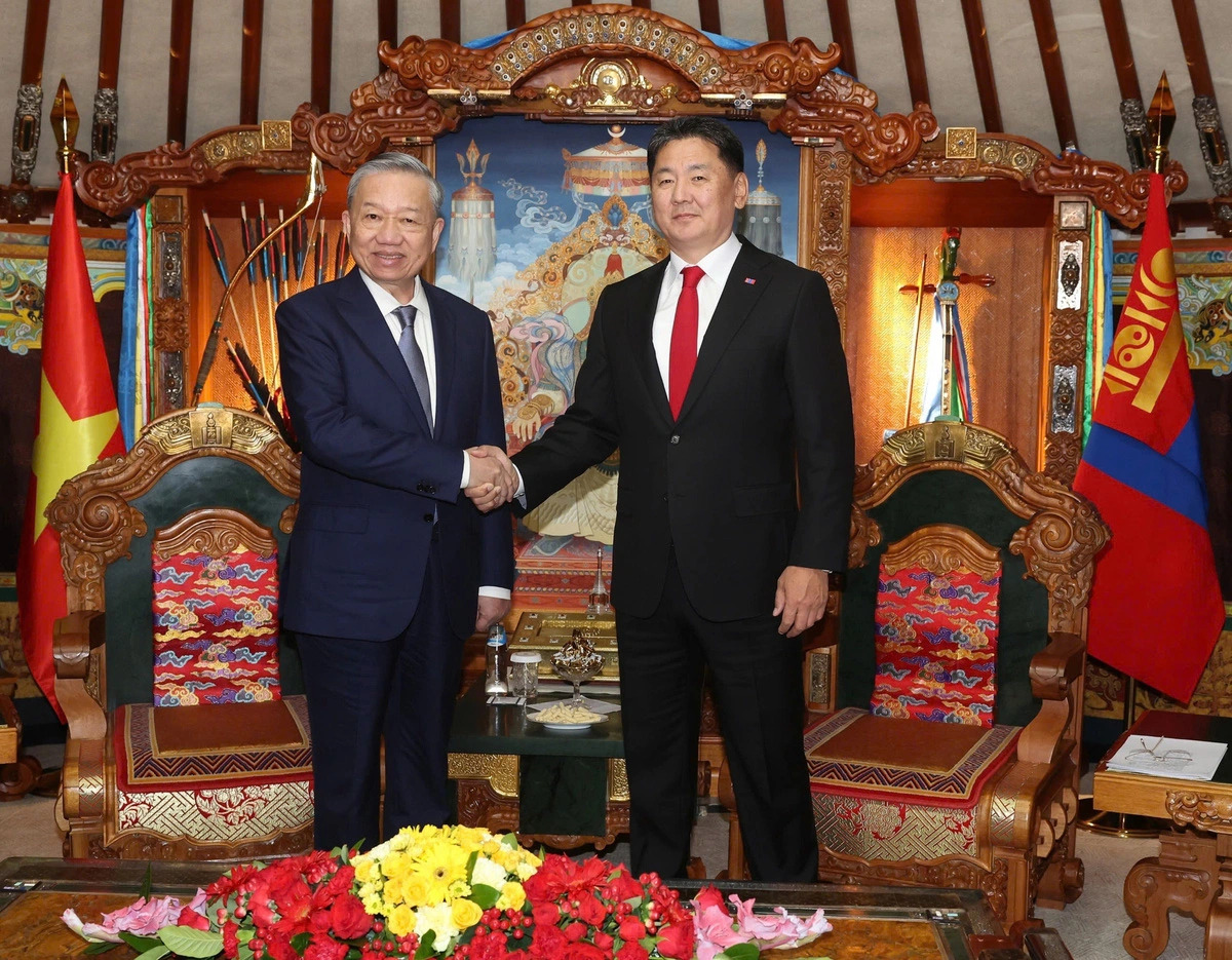 Vietnam, Mongolia issue joint statement, lift ties to comprehensive partnership