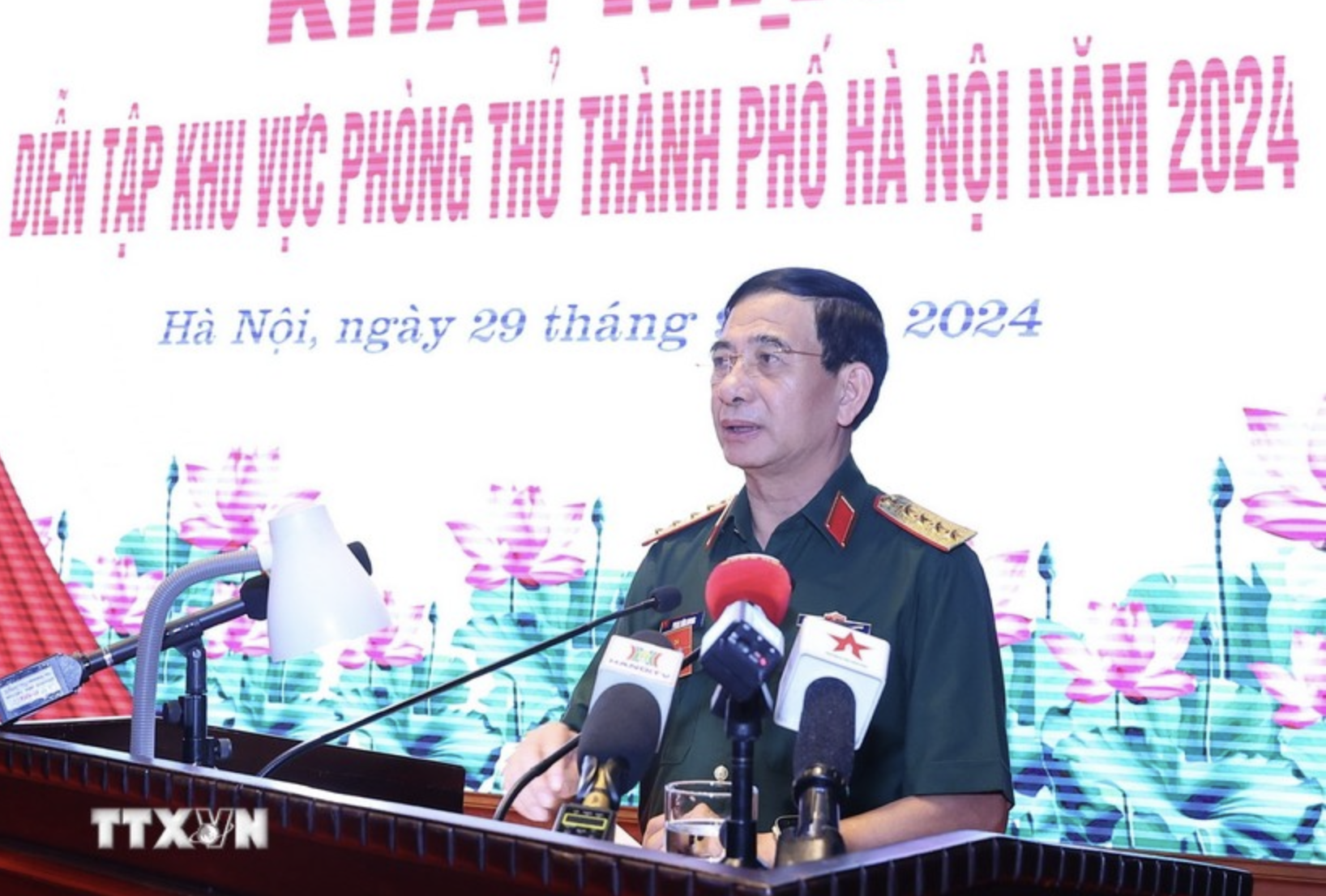 Minister of National Defense General Phan Van Giang speaks at a ceremony to launch a Hanoi defense drill on September 29, 2024. Photo: Vietnam News Agency