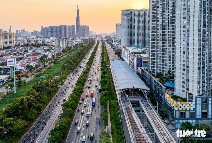 Ho Chi Minh City chairman pushes bonds to foot $36bn bill of metro projects