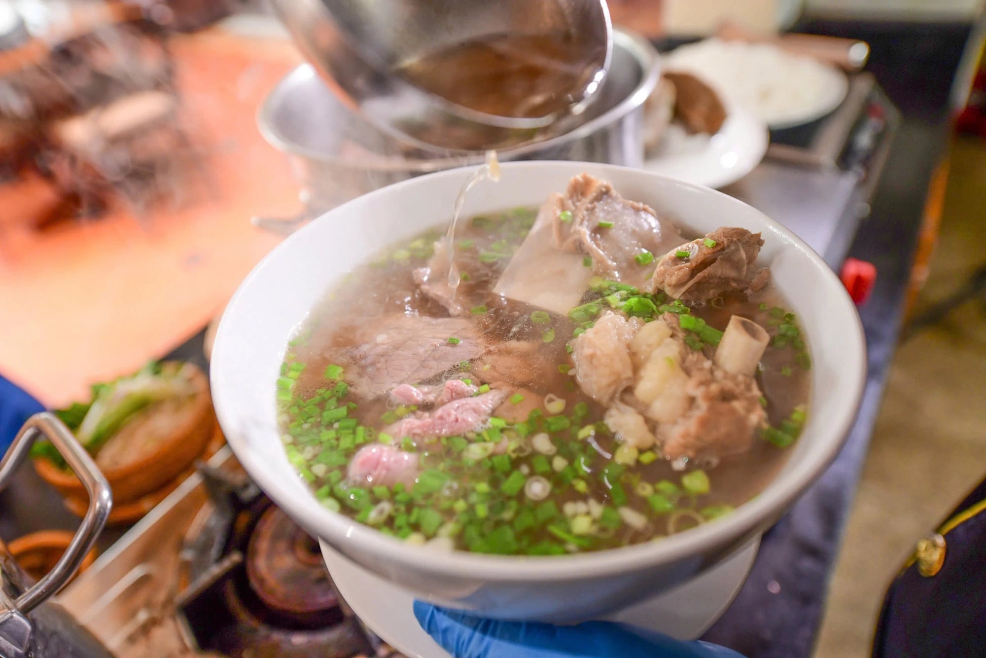 South Korean students embrace Vietnamese 'phở' through writing contest