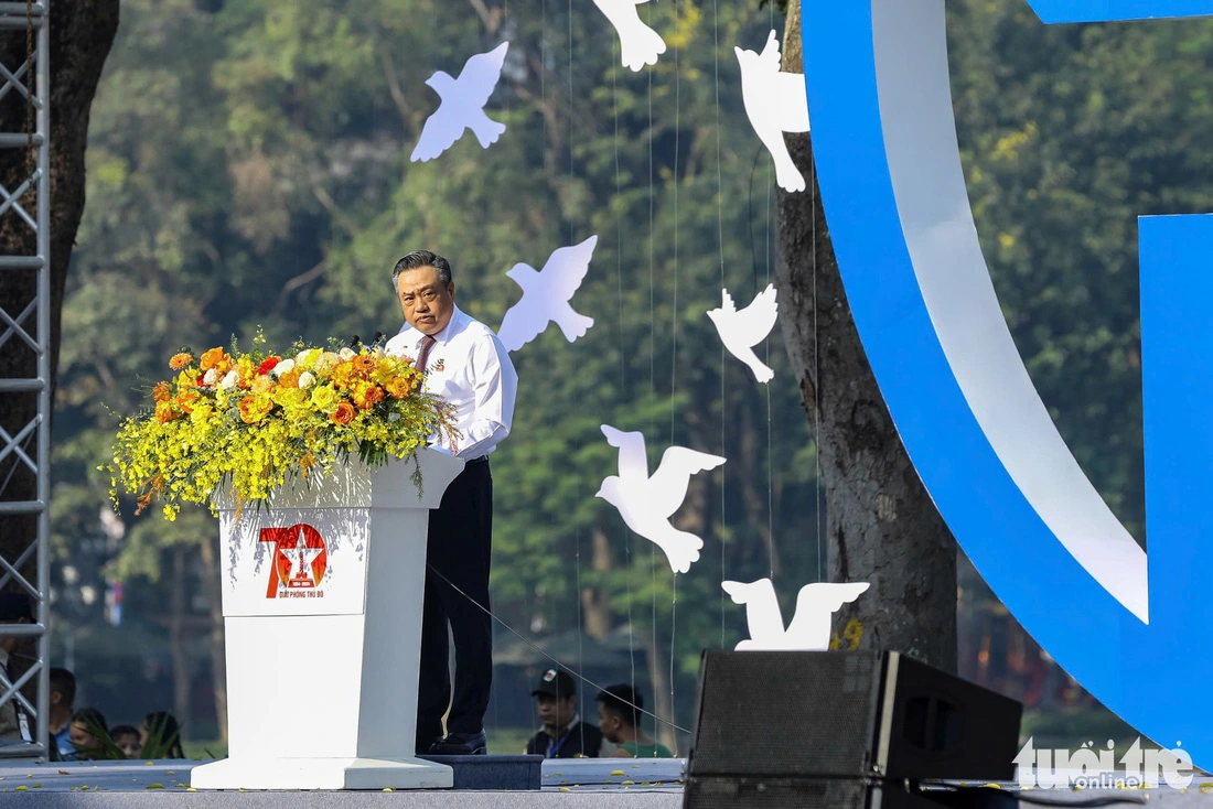 Chairman of the Hanoi People’s Committee Tran Sy Thanh speaks at the Cultural Festival for Peace in Hanoi, October 6, 2024.