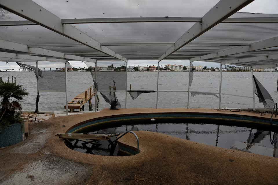 [6/10]The view from a waterfront structure is pictured before the arrival of Hurricane Milton, in St. Pete Beach, Florida, U.S., October 7, 2024. Photo: Reuters