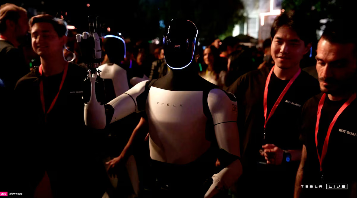 [6/11]Tesla's Optimus robot gestures on the day of an unveiling event in Los Angeles, California, U.S. October 10, 2024, in this still image taken from a video. Photo: Reuters