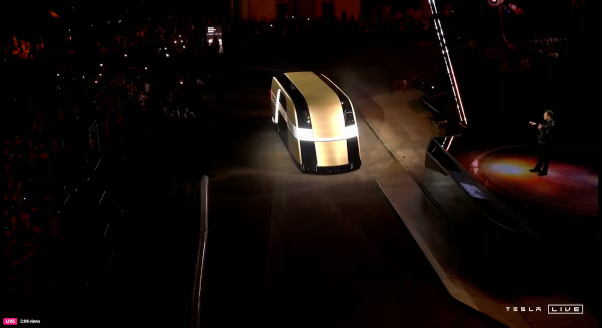 [8/11]Tesla CEO and X owner Elon Musk speaks on stage next to Tesla's robovan at an event in Los Angeles, California, U.S. October 10, 2024, in this still image taken from a video. Photo: Reuters