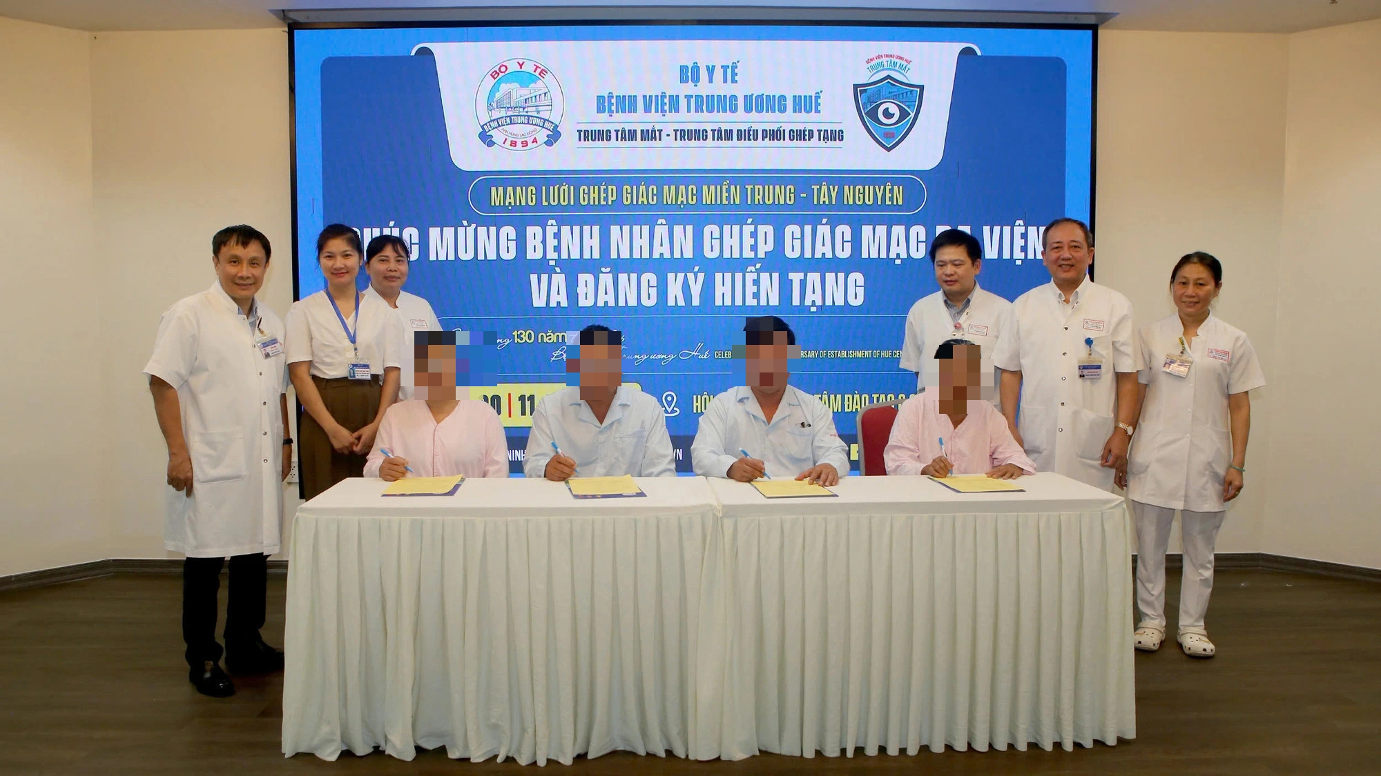 The four corneal transplant recipients at Hue Central Hospital voluntarily registered to donate their own organs after death as a way to thank the families of the donors and to pay it forward to others. Photo: Thuong Hien