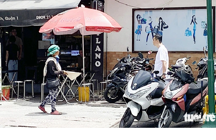 The vagrant population is rife in front of trade centers on Le Loi, Nam Ky Khoi Nghia, and Ly Tu Trong Streets in Ho Chi Minh City.