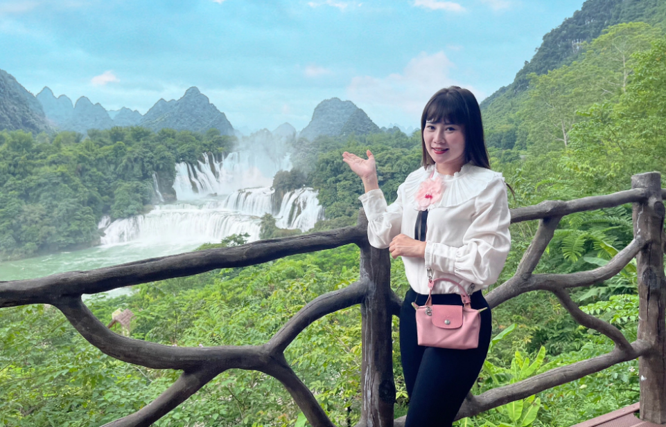 Vietnam, China officially open Ban Gioc - Detian Waterfalls