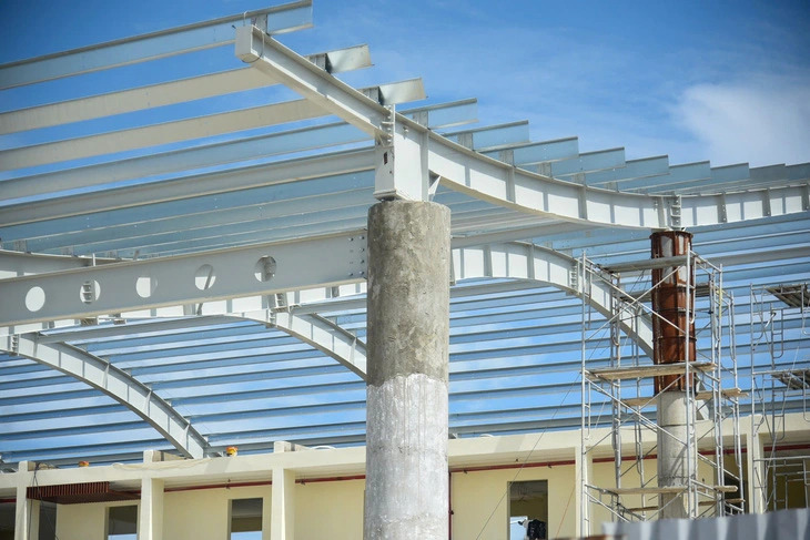 The Tho Quang wholesale seafood market in Da Nang, central Vietnam is being constructed as a three-story facility to enhance business operations. Photo: Thanh Nguyen / Tuoi Tre