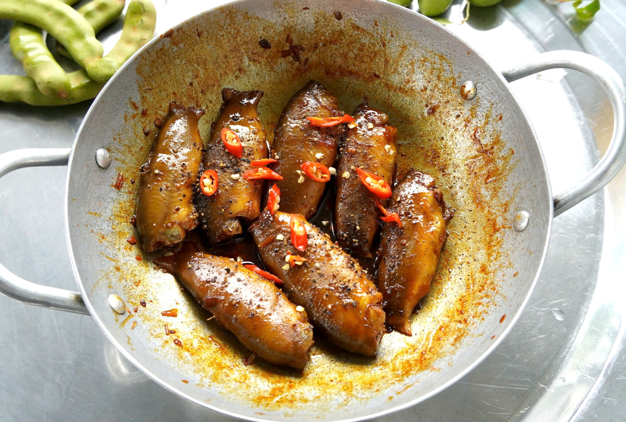 Braised redtail loach. Photo: Phuoc Thanh / Tuoi Tre