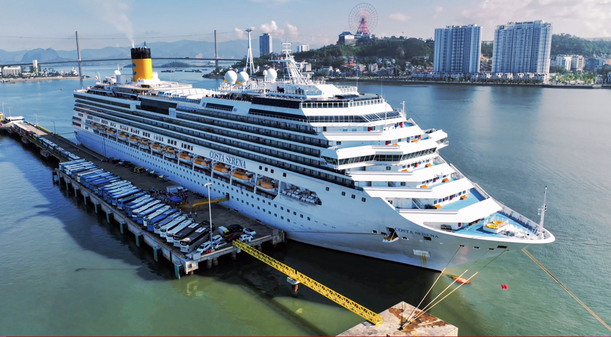 Italian cruise ship brings over 3,000 tourists to Vietnam’s Ha Long