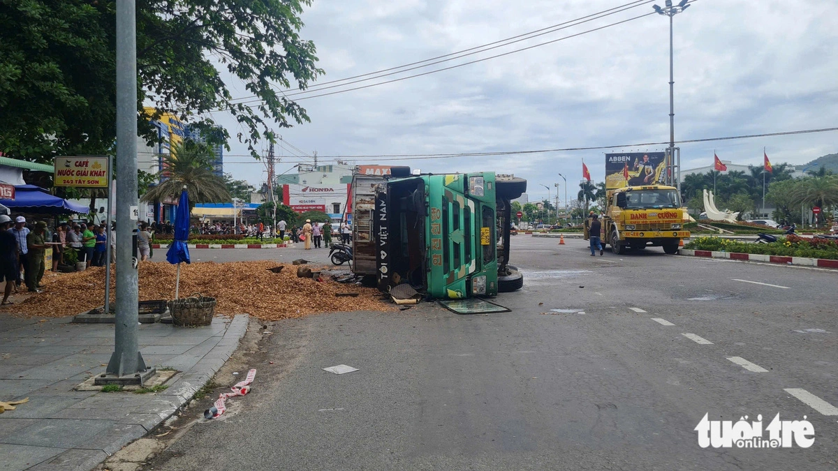 3 dead as overturned truck crushes motorbike in Vietnam