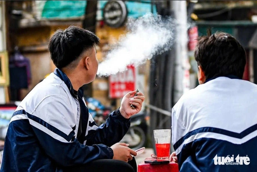 E-cigarettes risk undoing Vietnam's anti-smoking progress