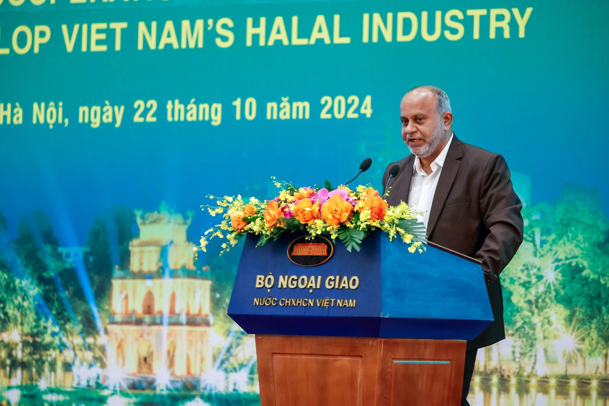 Dr. Yousif S. AlHarbi, vice president of the Saudi Halal Center, under Saudi Food and Drug Authority (SFDA) speaks at the International Halal Conference in Hanoi, Vietnam on October 22, 2024. Photo: Doan Bac / Tuoi Tre