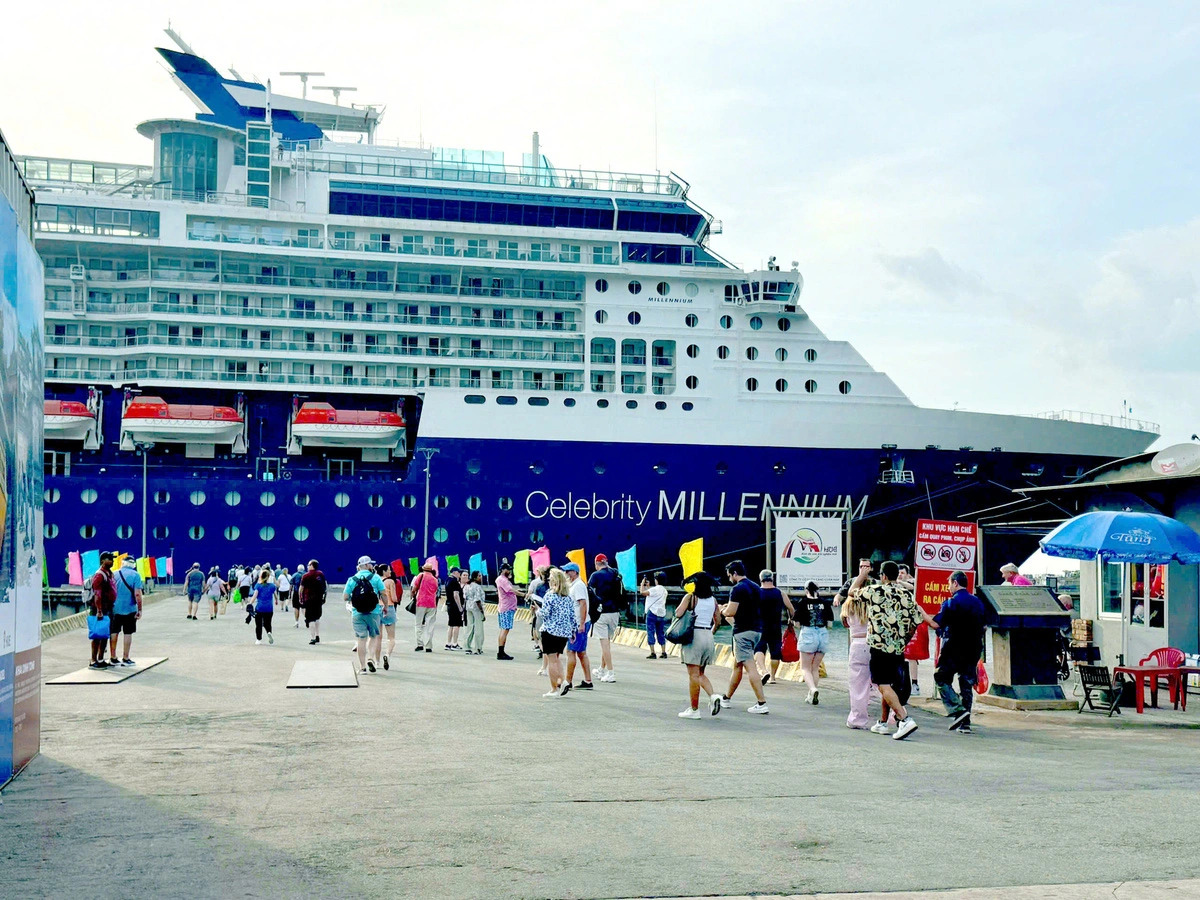 6,000 international cruise tourists arrive in Ho Chi Minh City, Ba Ria-Vung Tau