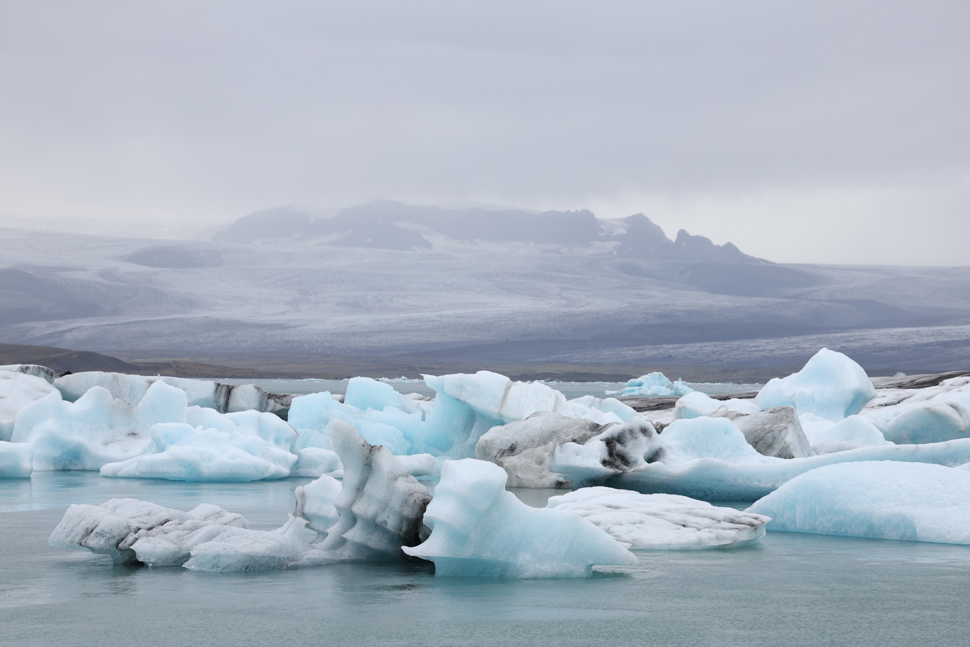 Jokulsarlon, a lagoon formed at the edge of Breidamerkurjokull glacier, which flows from the Vatnajokull ice cap to the sea. Photo: Reuters