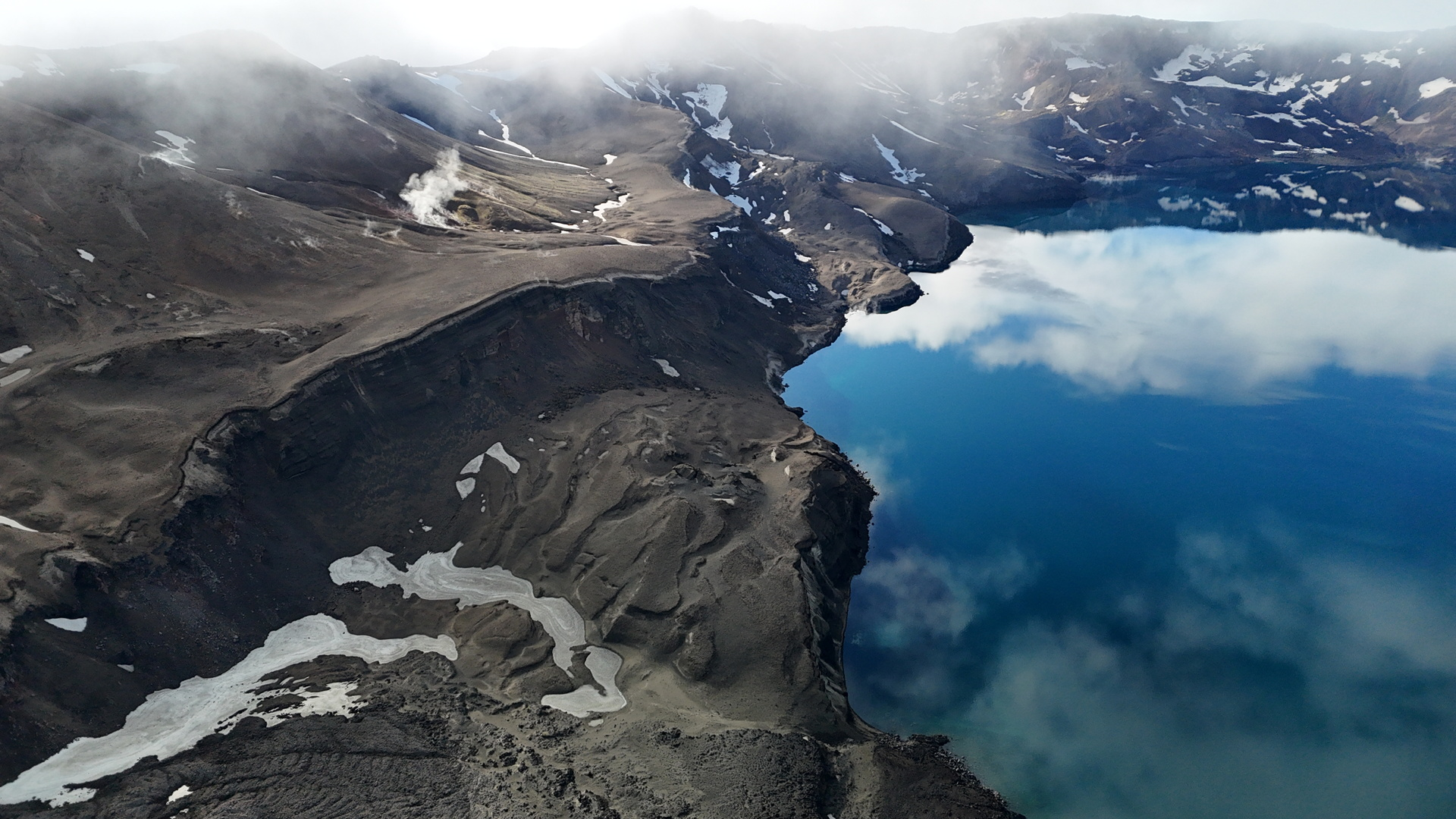 Oskjuvatn, a large caldera lake created during the 1875 eruption of the Askja volcano, is a focus of research into the interaction between ice and volcanoes. Photo: Reuters