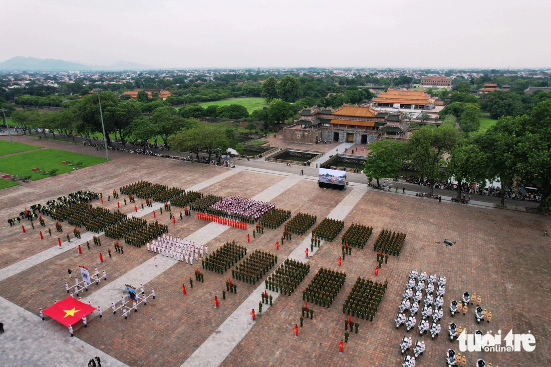 A general view of the opening ceremony of the ‘Health for National Security’ campaign held at the Ngo Mon Square in Thua Thien-Hue Province, October 26, 2024. Photo: Nhat Linh / Tuoi Tre