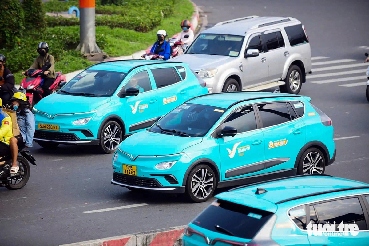 Electric taxis spark price shakeup in Vietnam’s ride-hailing market