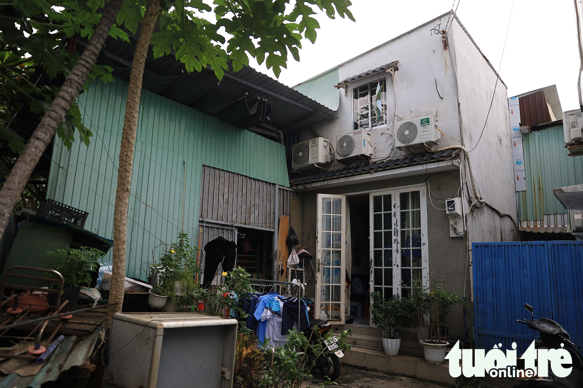 The house of Nguyen Thi Ngoc Le and her husband on Alley 43/35A on Bui Dinh Tuy Street in Binh Thanh District, Ho Chi Minh City.