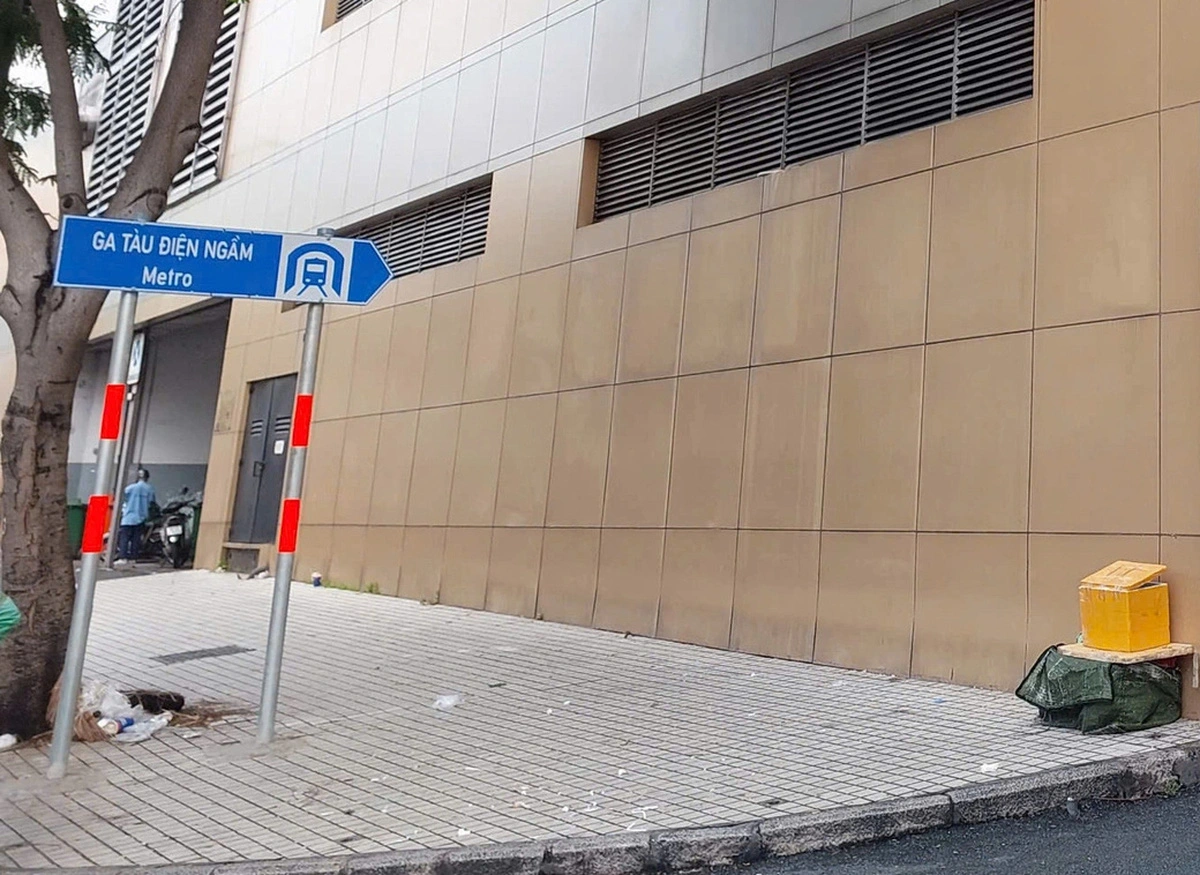 Metro station signage was planted while the first metro line in Ho Chi Minh City has been neither completed nor put into service. Photo: Nhat Nguyen