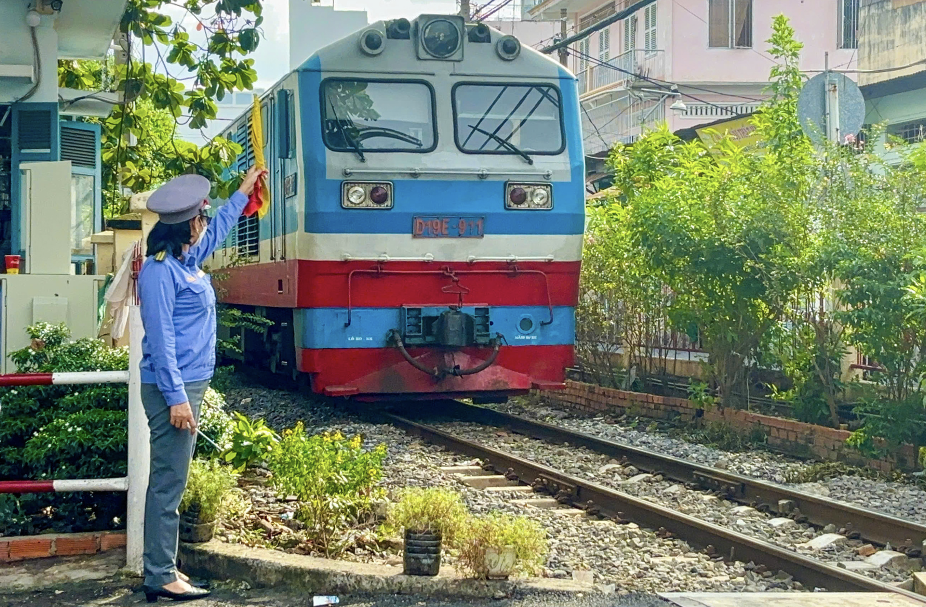 Rhythm of trackside life in Ho Chi Minh City