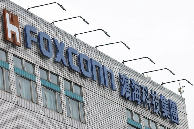 Foxconn subsidiary seeks $80 million Vietnam investment for integrated circuits