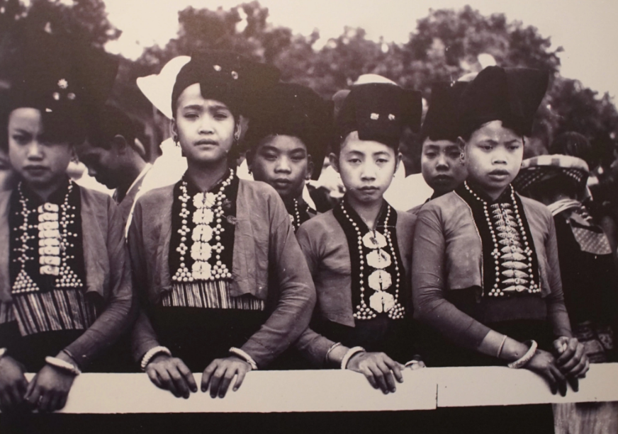 A photo of a Thai ethnic minority group in Vietnam taken by a Ukrainian photographer